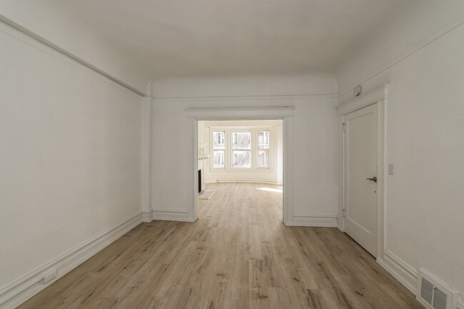 Building Photo - 1026 Bush St