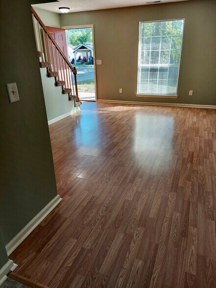 Living Room - 114 Eveningside Dr