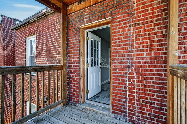 Building Photo - 3923 Miami St