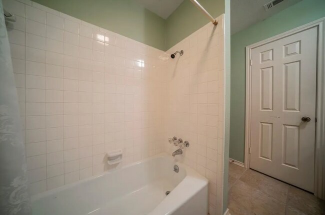 Building Photo - 2507 Radcliffe Dr