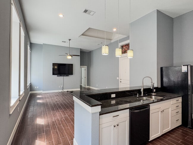 Building Photo - 2901 Lee St