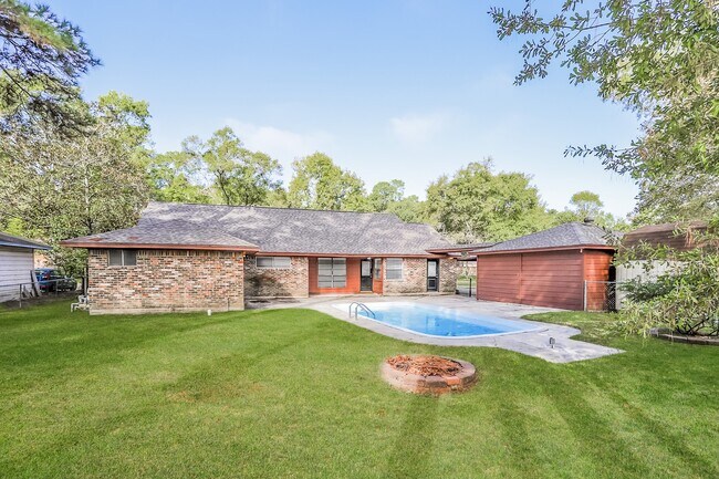 Building Photo - 26218 Maplewood Dr