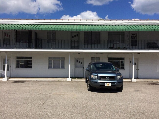 Building Photo - Farmdale Road