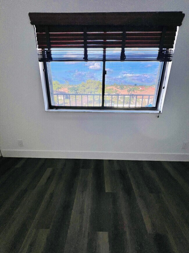 Building Photo - 7770 Tahiti Ln