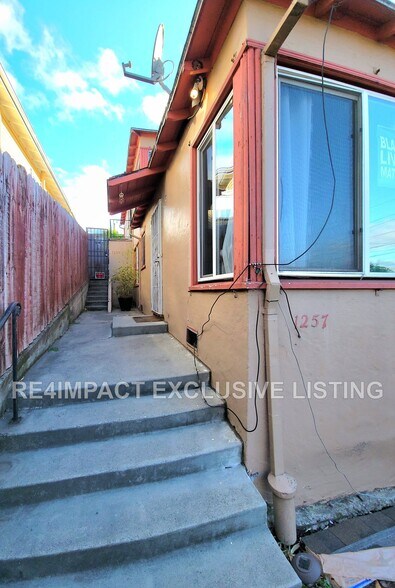 Building Photo - 1257 E 34th St