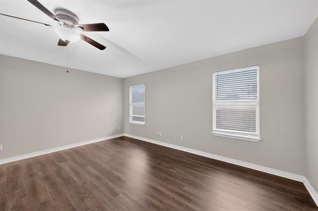 Building Photo - 2216 Chestnut Dr