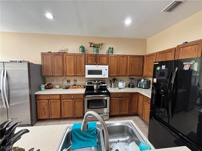 Building Photo - 17533 Holly Oak Ave