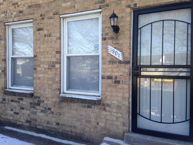 Front Entrance - 1901 Addison Rd S