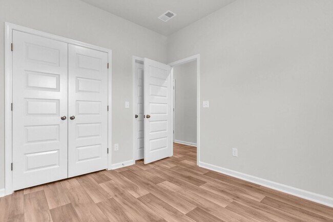 Building Photo - ***MOVE-IN SPECIAL*** $500 OFF OF YOUR FIR...