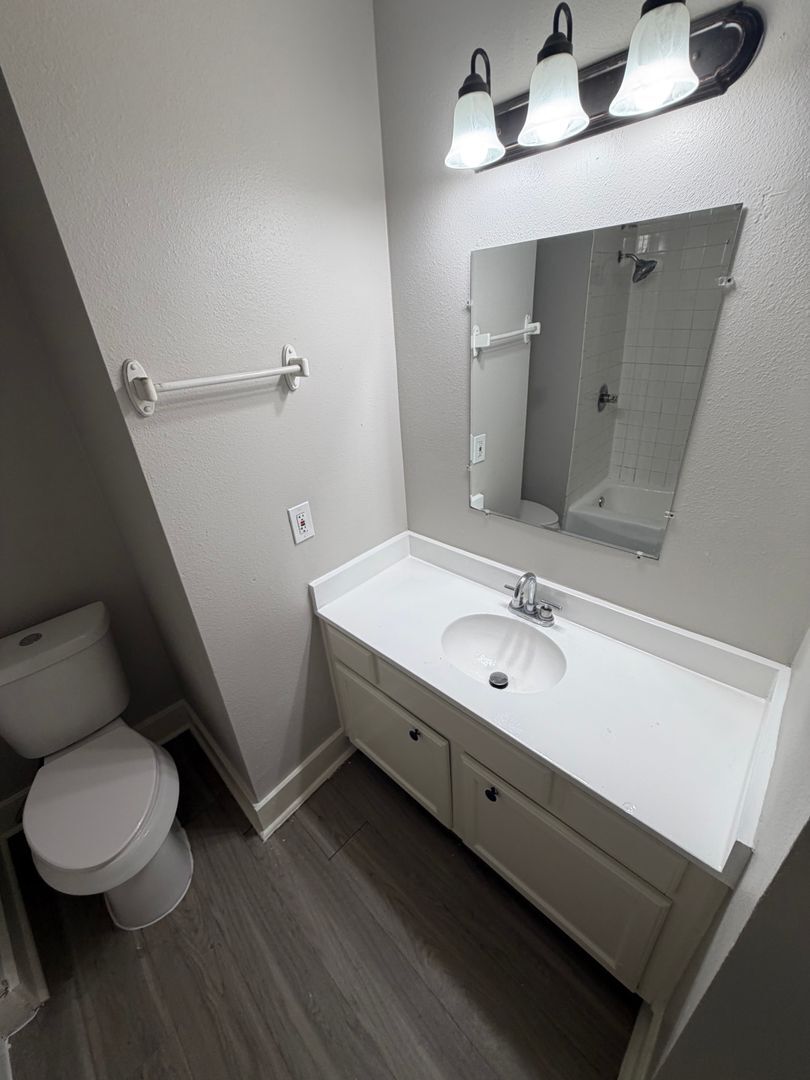 Building Photo - 425 Price Dr