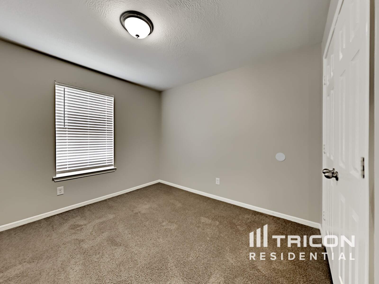 Building Photo - 6448 Mountain Pines Ln