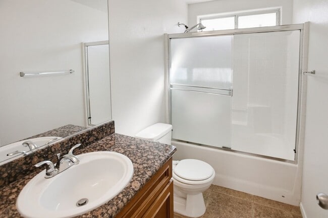 Building Photo - Well Kept Summerlin 3 Bedroom Home