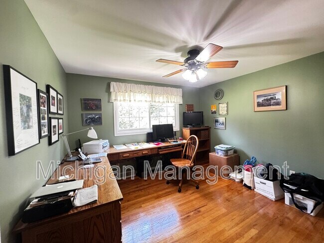 Building Photo - 42098 Banbury Rd