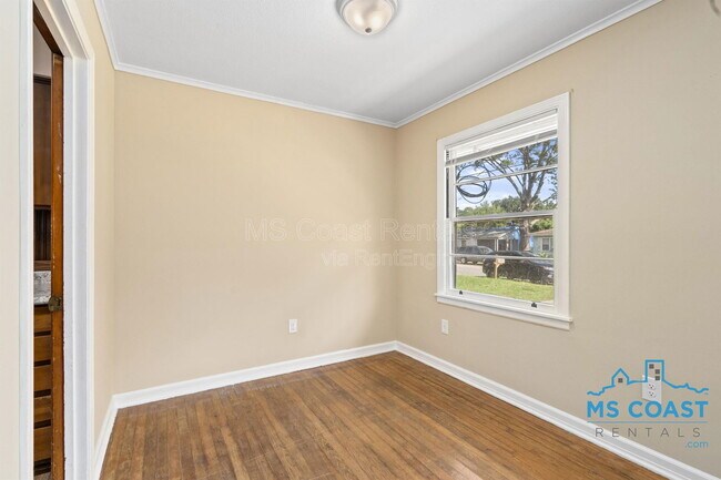 Building Photo - 2050 North Dr