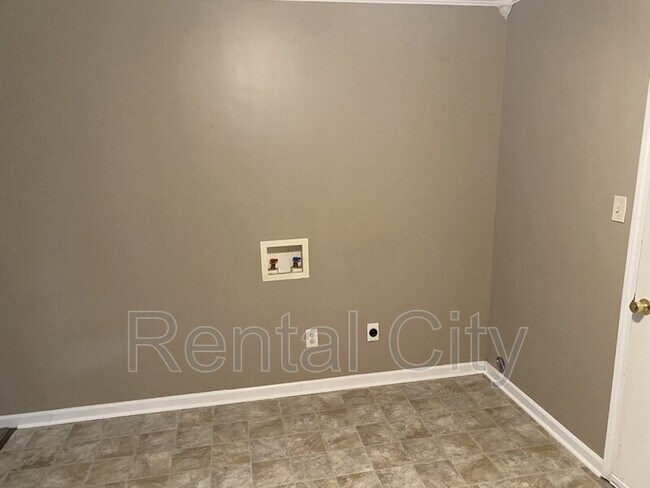 Building Photo - 63 Burks Pl