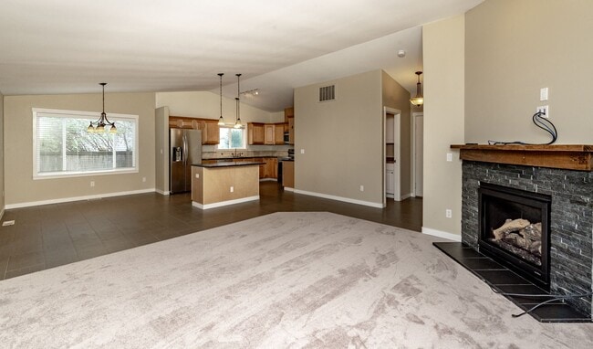 Building Photo - 4-Bedroom, 2-Bathroom Rambler with Beautiful Features and Mountain Views!