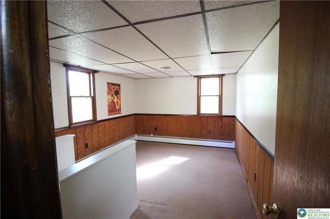 Building Photo - 331 Valley View Dr