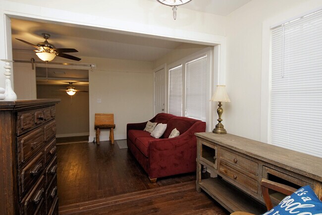 Building Photo - 37 Magnolia Ave SE