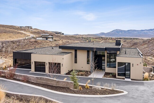 Building Photo - 3404 Wapiti Cyn Rd