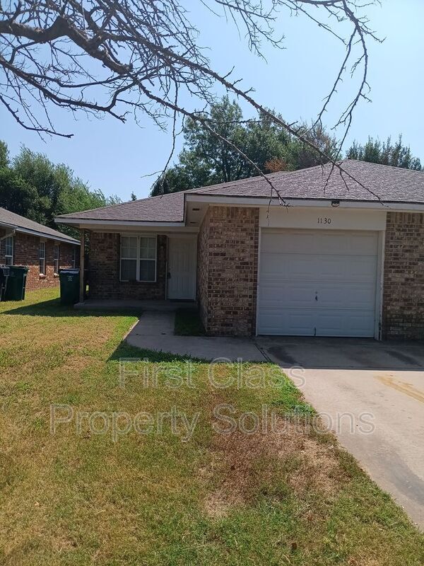 Primary Photo - 1130 N Gardner Ave