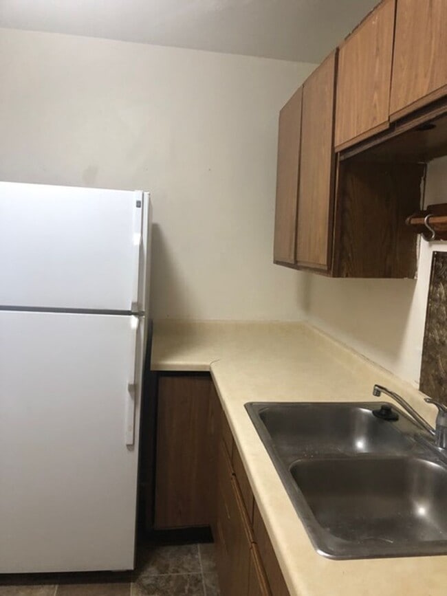 Building Photo - 924 Drake St