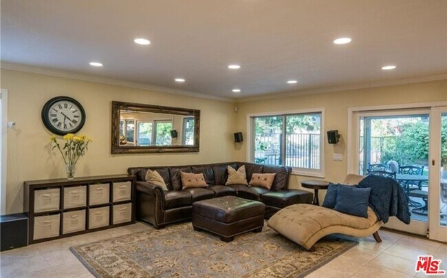 Building Photo - 11040 Salt Lake Ave