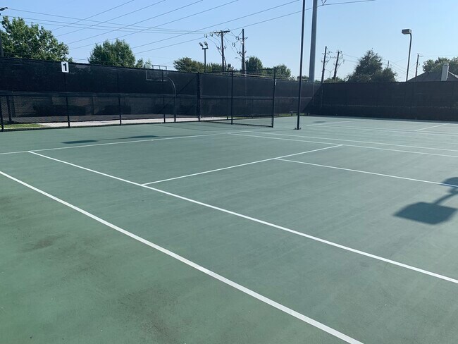 Tennis court - 6009 Wilmington Dr