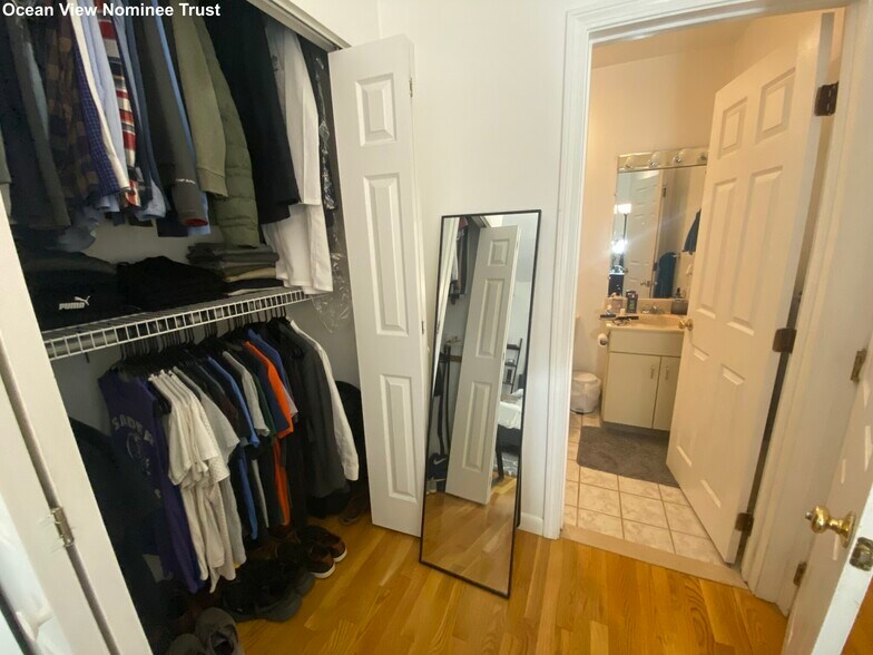 Building Photo - 236 Hanover St