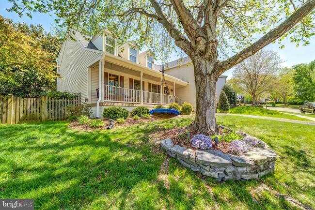 Building Photo - 13930 S Springs Dr