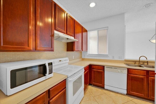 Building Photo - 2051 Island Brook Ln