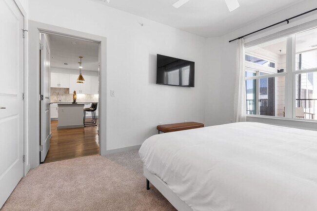 Building Photo - 1301 Leah Ave