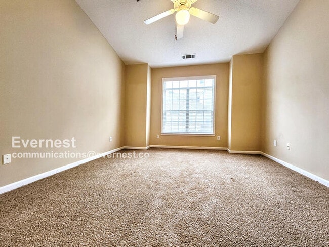 Building Photo - 207 Spring Heights Ln