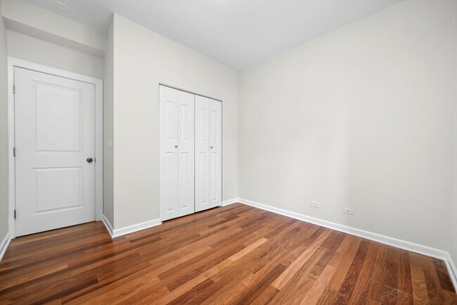 Building Photo - 3551 W Belle Plaine Ave