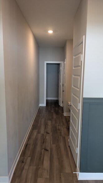 Building Photo - 9160 Larson Dr
