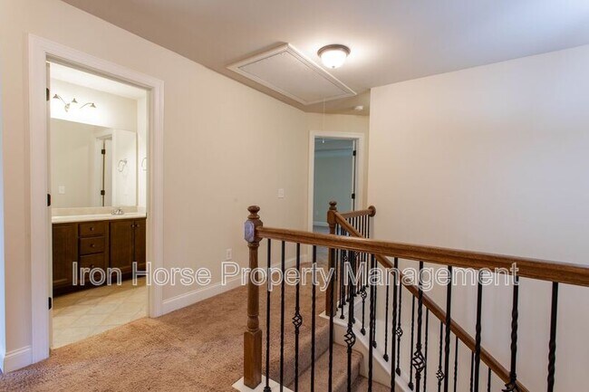 Building Photo - 232 Towns Walk Dr