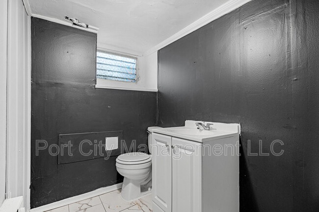 Building Photo - 2813 Presbury St
