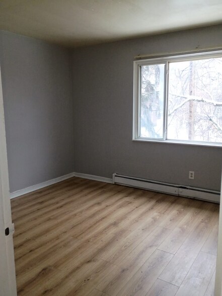 Building Photo - 13945 Superior Rd