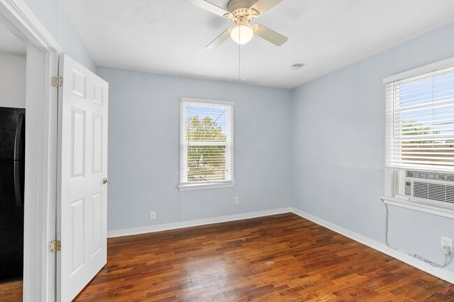 Building Photo - 319 Moody St