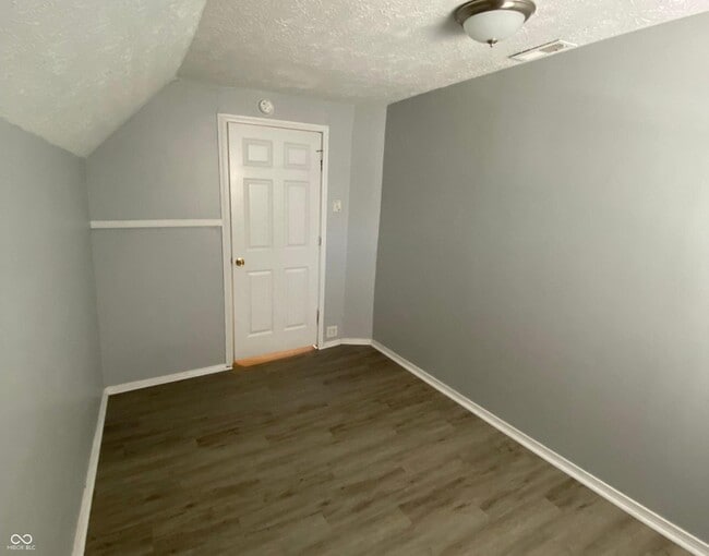 Building Photo - 653 Birch Ave