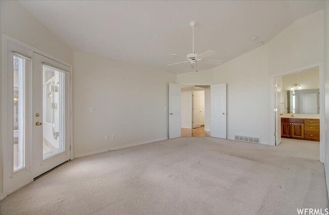 Building Photo - Large 6 Bedroom Home, 3 Car Garage, Gorgeo...