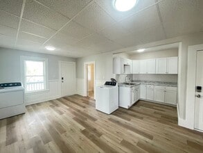 Building Photo - 551 Somerville St