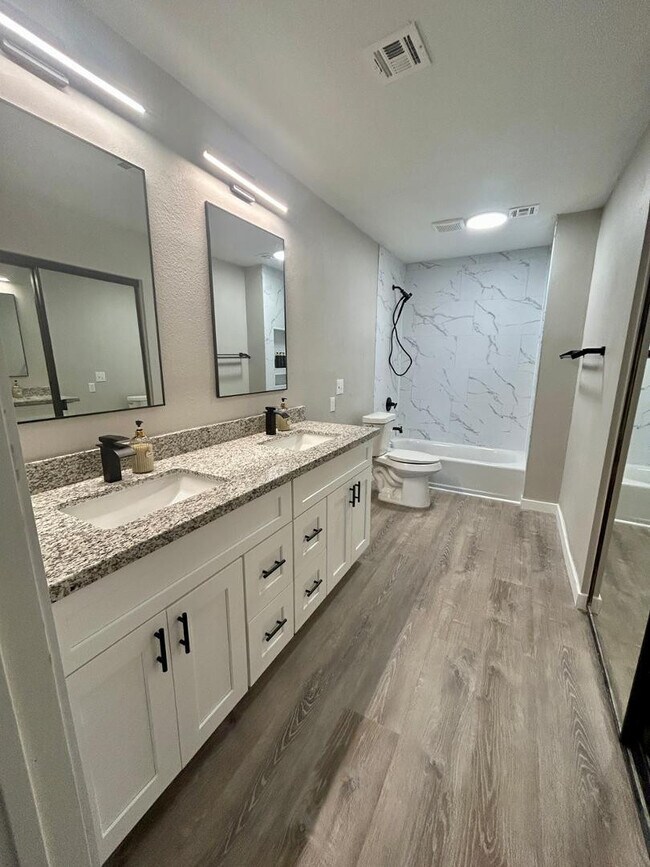 Building Photo - 4212 E Sandia St