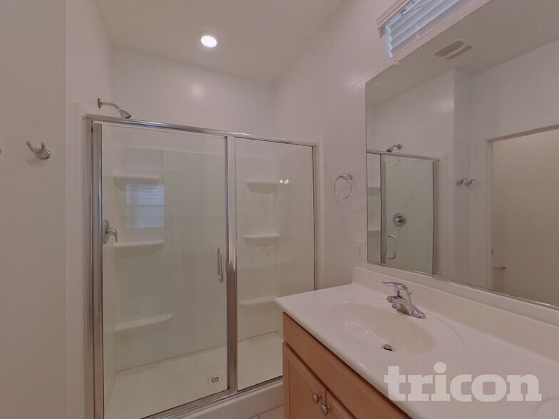 Building Photo - 13273 N 143rd Dr