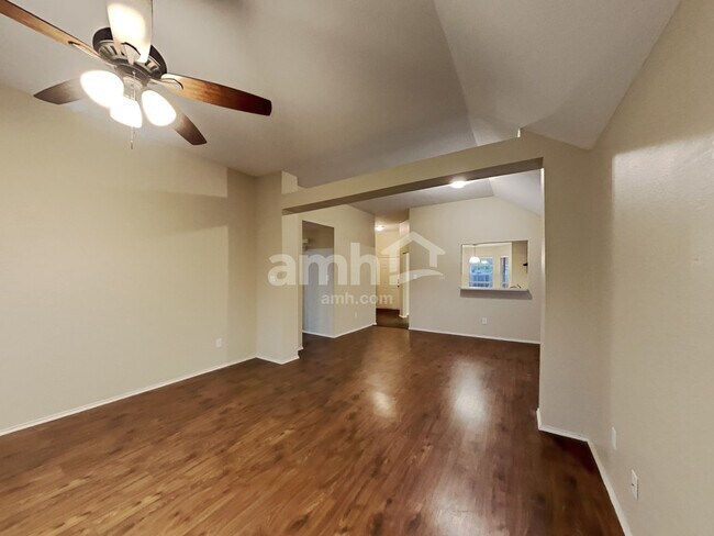 Building Photo - 2809 Mitchell Ln