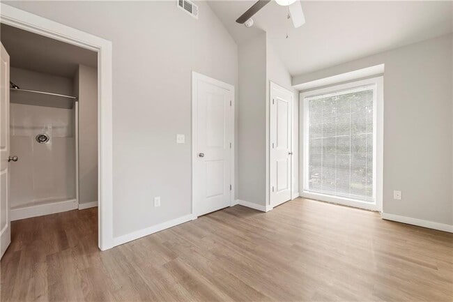 Building Photo - 102 N West Ave