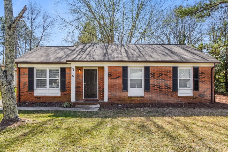 Primary Photo - 6216 Bonnybrook Ln