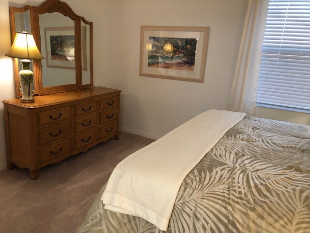 Master - King Bed - 43050 Greenway Blvd