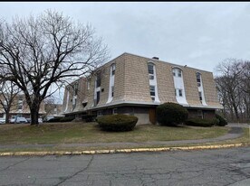 Building Photo - 1172 Middle Turnpike W