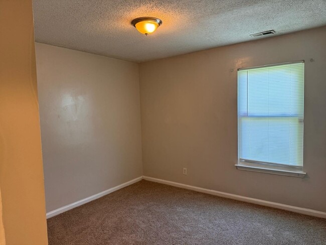 Building Photo - 5212 Kennebeck Ave