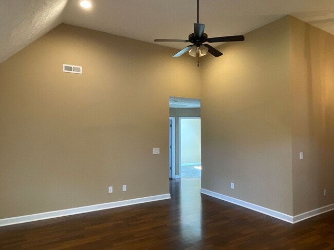 Building Photo - Executive Living!